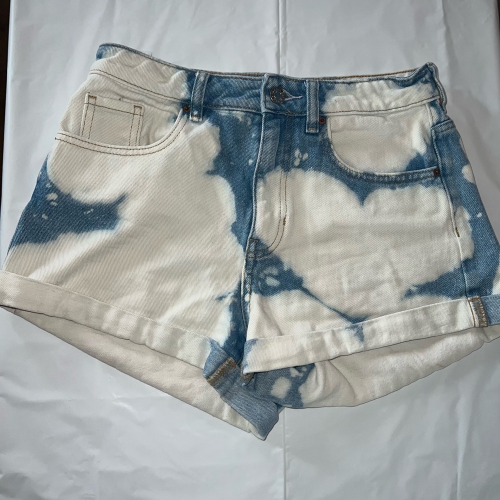 Women’s Pacsun tie dye jean shorts 26